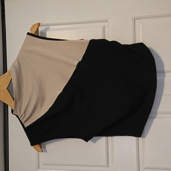 tan and black tank top - Picture 4 of 5